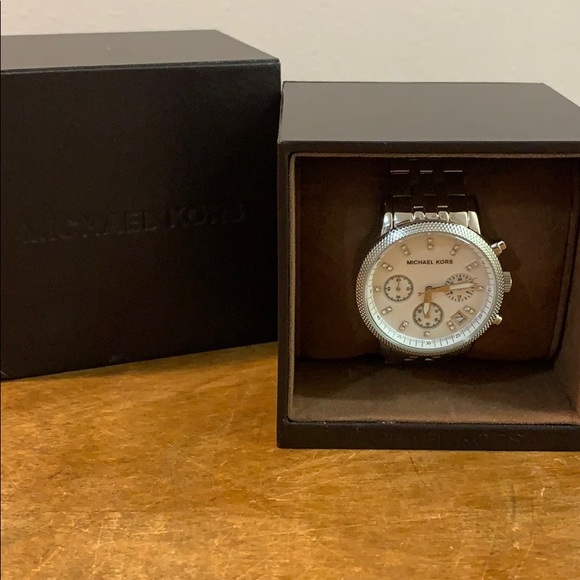 Michael Kors Watch - Picture 1 of 3